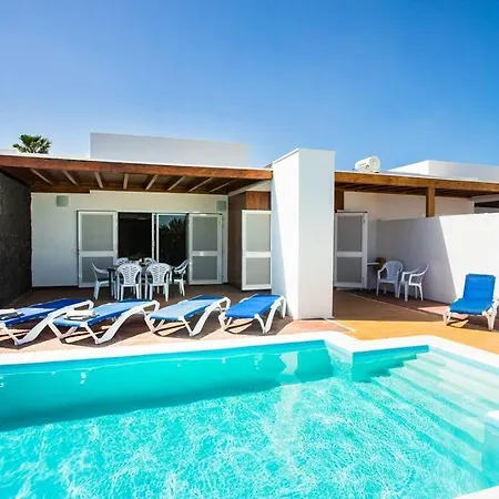 Aleksandra Spacious For 8 Guests, Heated Pool, Mountain Views *