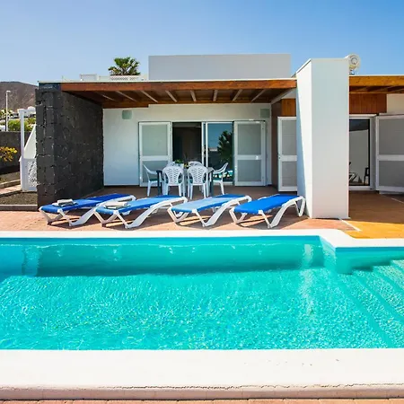 بيت للعطل Aleksandra Spacious For 8 Guests, Heated Pool, Mountain Views