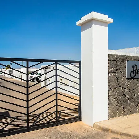 بيت للعطل Aleksandra Spacious For 8 Guests, Heated Pool, Mountain Views *