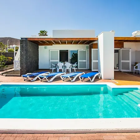 بيت للعطل Aleksandra Spacious For 8 Guests, Heated Pool, Mountain Views